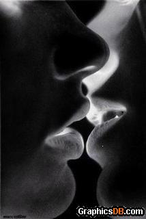 black and white kiss by two pe