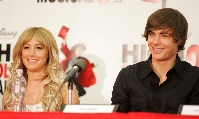 ashley tisdale and zac efron-5337