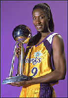 lisa leslie with trophy-3657